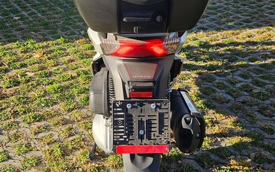 Gebrauchtmotorrad Honda SH300i - Bild 4 Gebrauchtmotorrad Honda SH300i - Bild 4