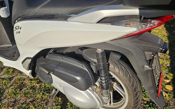 Gebrauchtmotorrad Honda SH300i - Bild 5