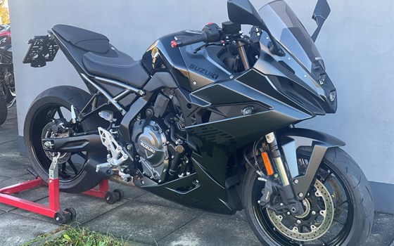 Gebrauchtmotorrad Suzuki GSX-8R - Bild 1 Gebrauchtmotorrad Suzuki GSX-8R - Bild 1