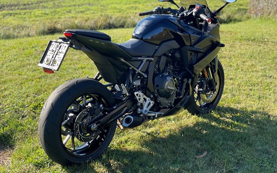 Gebrauchtmotorrad Suzuki GSX-8R - Bild 6 Gebrauchtmotorrad Suzuki GSX-8R - Bild 6