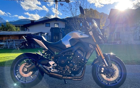Gebrauchtmotorrad Yamaha MT-09 SP - Bild 2 Gebrauchtmotorrad Yamaha MT-09 SP - Bild 2