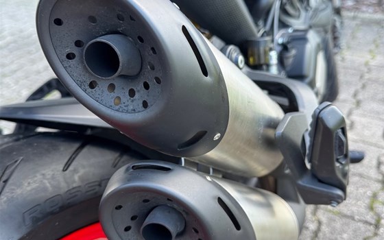 Gebrauchtmotorrad Ducati Monster + - Bild 12