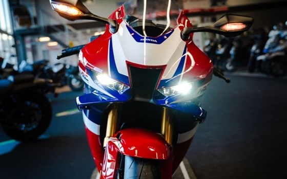 Neufahrzeug Honda CBR1000RR-R Fireblade SP - Bild 4