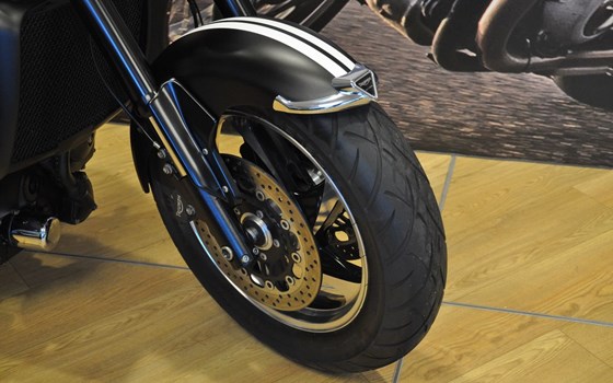 Gebrauchtmotorrad Triumph Rocket III Roadster - Bild 12