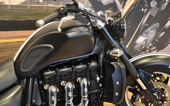 Gebrauchtmotorrad Triumph Rocket III Roadster - Bild 13