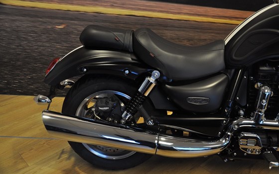 Gebrauchtmotorrad Triumph Rocket III Roadster - Bild 14