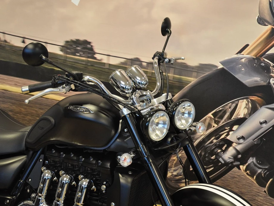 Angebot Triumph Rocket III Roadster Bild 2: Angebot Triumph Rocket III Roadster