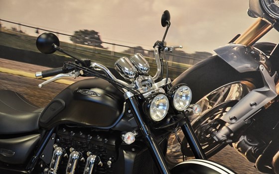 Gebrauchtmotorrad Triumph Rocket III Roadster - Bild 2