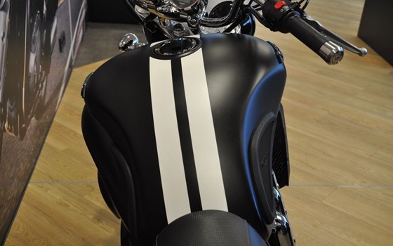 Gebrauchtmotorrad Triumph Rocket III Roadster - Bild 4