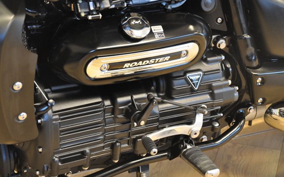 Gebrauchtmotorrad Triumph Rocket III Roadster - Bild 9