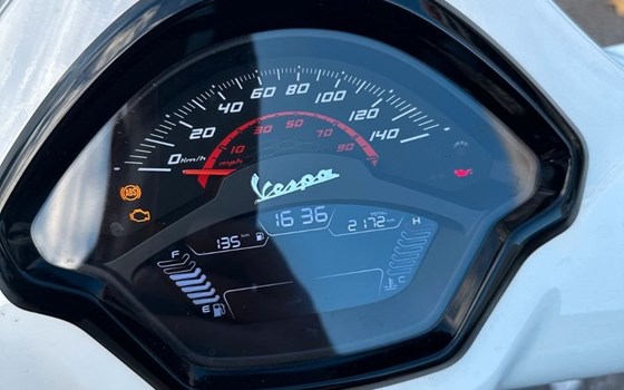 Gebrauchtmotorrad Vespa GTS 300 i.e. Super Sport - Bild 10