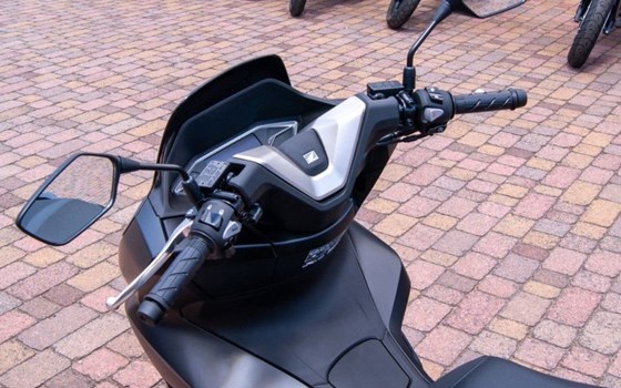 Gebrauchtmotorrad Honda PCX125 - Bild 2