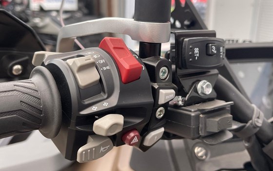 Neufahrzeug QJ Motor SFA 1000 ABS EPS DLX HIGHLAND - Bild 7