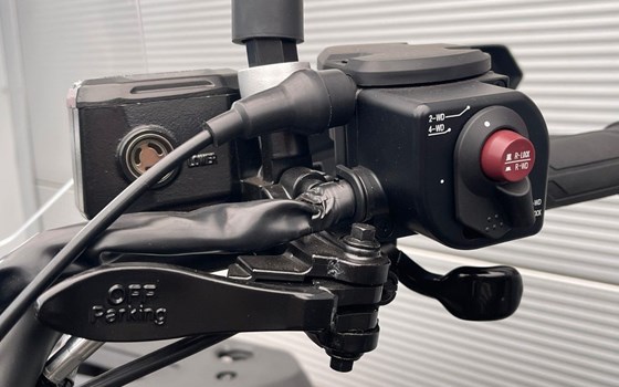 Neufahrzeug QJ Motor SFA 1000 ABS EPS DLX HIGHLAND - Bild 8