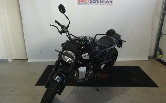 Neufahrzeug Husqvarna Svartpilen 801 - Bild 2