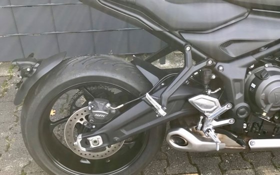 Gebrauchtmotorrad Triumph Trident 660 - Bild 3