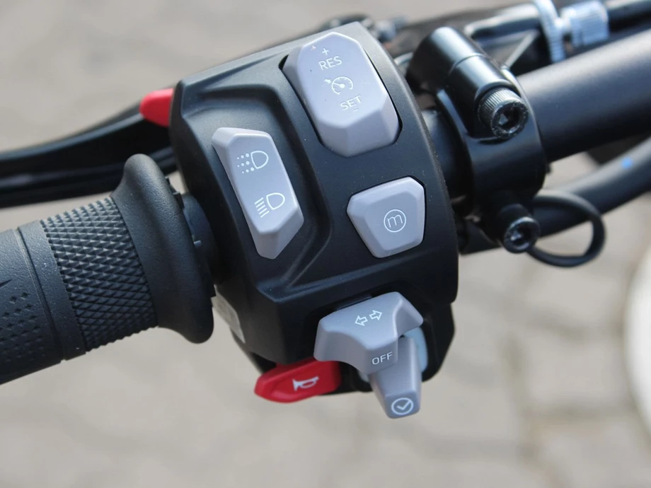 Angebot Triumph Speed Triple 1200 RS Bild 14: Angebot Triumph Speed Triple 1200 RS