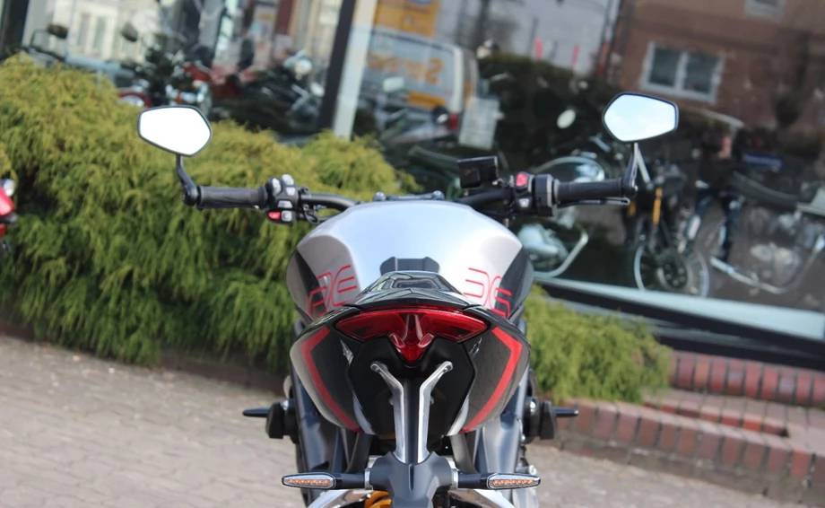 Angebot Triumph Speed Triple 1200 RS Bild 9: Angebot Triumph Speed Triple 1200 RS