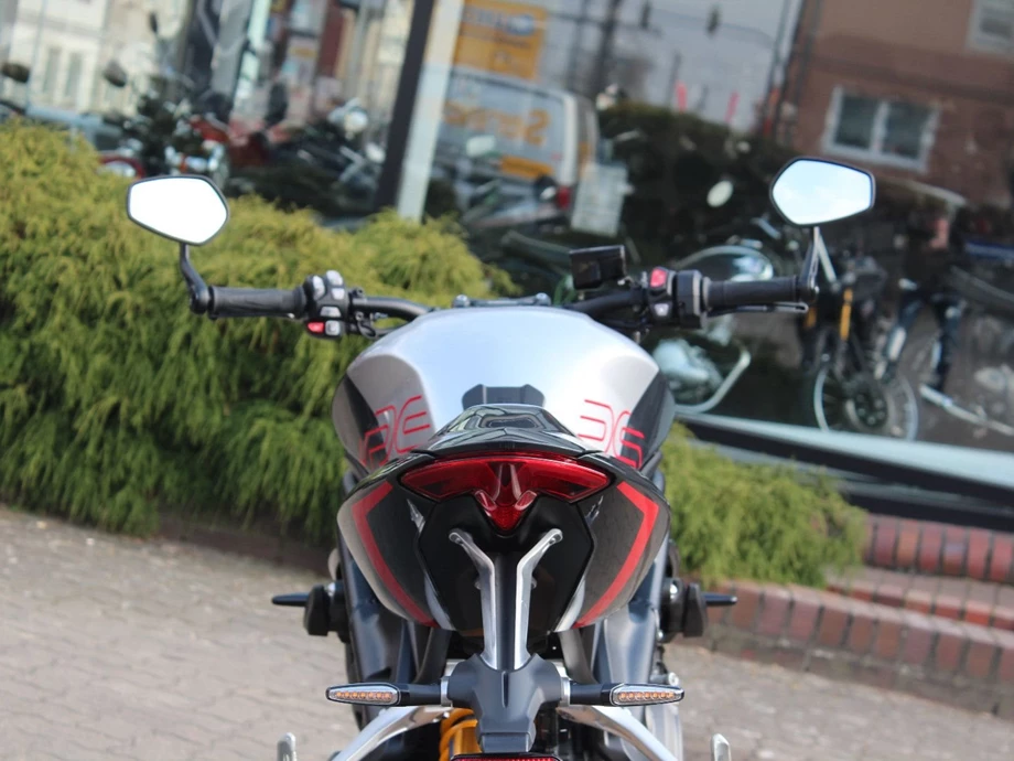 Angebot Triumph Speed Triple 1200 RS Bild 9: Angebot Triumph Speed Triple 1200 RS