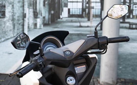 Gebrauchtmotorrad Yamaha NMAX 125 - Bild 9