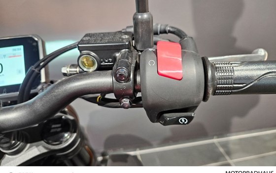 Neufahrzeug Honda CB125R - Bild 5