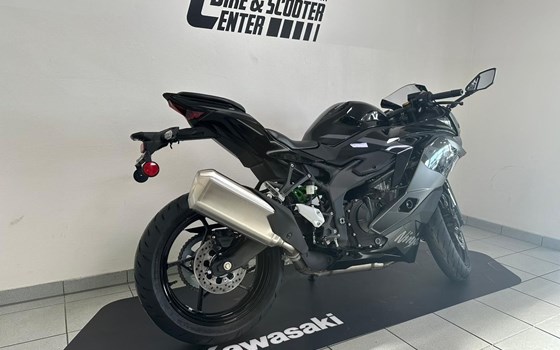 Neufahrzeug Kawasaki Ninja ZX-4RR - Bild 4