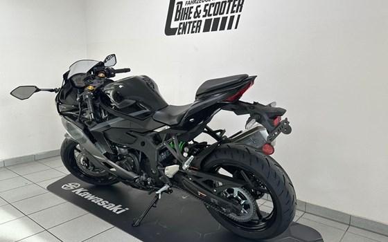 Neufahrzeug Kawasaki Ninja ZX-4RR - Bild 9