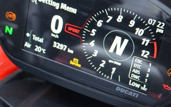 Gebrauchtmotorrad Ducati Streetfighter V2 - Bild 12