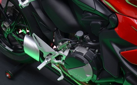 Gebrauchtmotorrad Ducati Streetfighter V2 - Bild 13