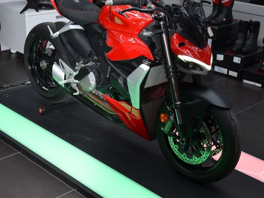 Angebot Ducati Streetfighter V2 Bild 3: Angebot Ducati Streetfighter V2