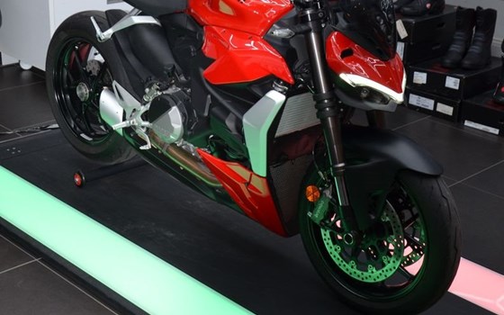 Gebrauchtmotorrad Ducati Streetfighter V2 - Bild 3