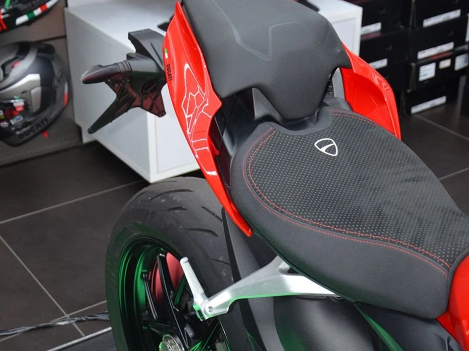 Angebot Ducati Streetfighter V2 Bild 7: Angebot Ducati Streetfighter V2