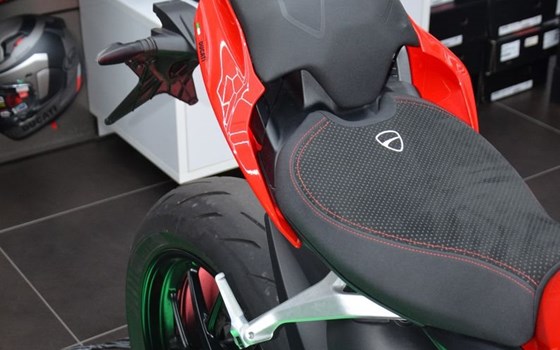 Gebrauchtmotorrad Ducati Streetfighter V2 - Bild 7