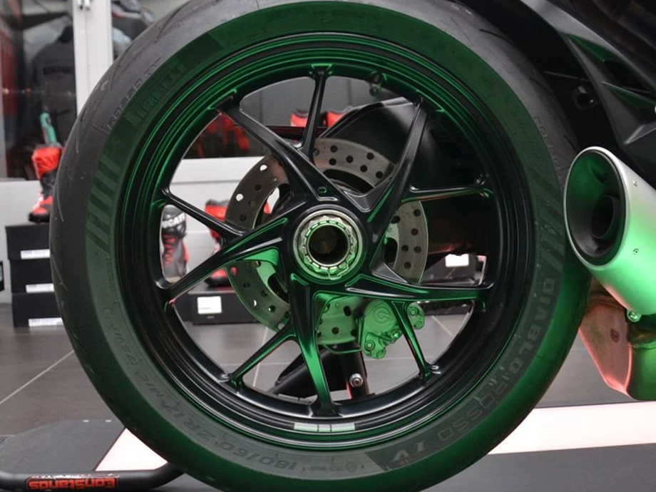 Angebot Ducati Streetfighter V2 Bild 9: Angebot Ducati Streetfighter V2