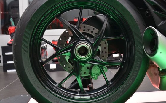 Gebrauchtmotorrad Ducati Streetfighter V2 - Bild 9