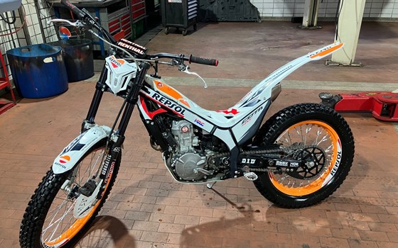 Gebrauchtmotorrad Honda Montesa COTA 4RT Race Replica - Bild 1 Gebrauchtmotorrad Honda Montesa COTA 4RT Race Replica - Bild 1