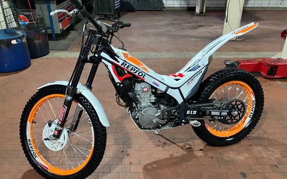 Gebrauchtmotorrad Honda Montesa COTA 4RT Race Replica - Bild 2 Gebrauchtmotorrad Honda Montesa COTA 4RT Race Replica - Bild 2