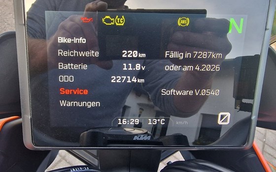 Gebrauchtmotorrad KTM 1290 Super Duke GT - Bild 4 Gebrauchtmotorrad KTM 1290 Super Duke GT - Bild 4