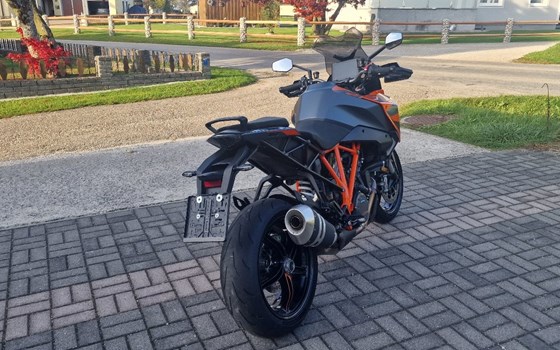 Gebrauchtmotorrad KTM 1290 Super Duke GT - Bild 5 Gebrauchtmotorrad KTM 1290 Super Duke GT - Bild 5