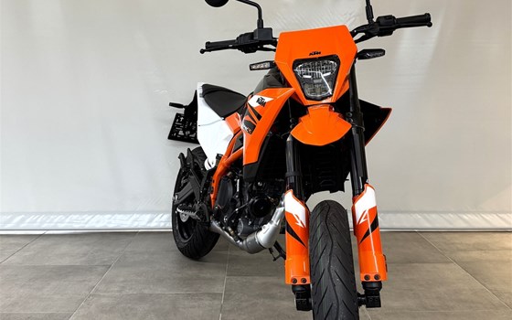 Neufahrzeug KTM 125 SMC R - Bild 5 Neufahrzeug KTM 125 SMC R - Bild 5
