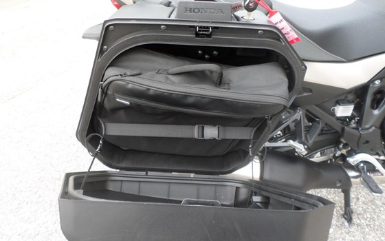 Gebrauchtmotorrad Honda NT1100 DCT Electronic Suspension - Bild 11