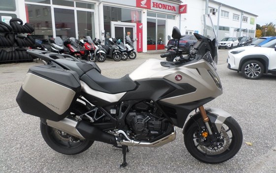Gebrauchtmotorrad Honda NT1100 DCT Electronic Suspension - Bild 2 Gebrauchtmotorrad Honda NT1100 DCT Electronic Suspension - Bild 2