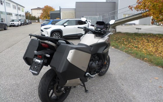 Gebrauchtmotorrad Honda NT1100 DCT Electronic Suspension - Bild 3 Gebrauchtmotorrad Honda NT1100 DCT Electronic Suspension - Bild 3