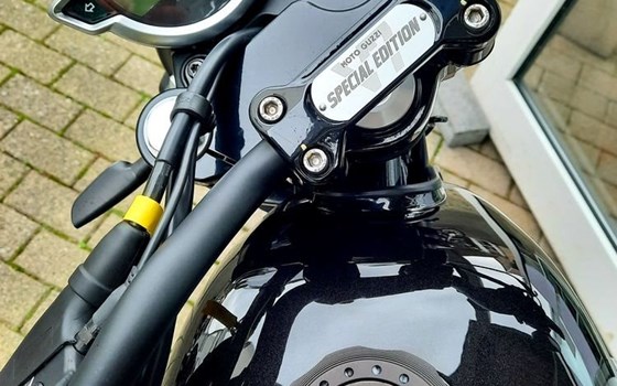 Gebrauchtmotorrad Moto Guzzi V7 Stone - Bild 5
