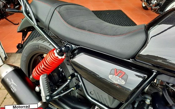 Gebrauchtmotorrad Moto Guzzi V7 Stone - Bild 9