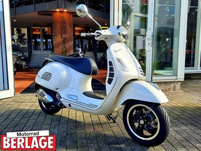 Vespa GTS 300 hpe Super 51