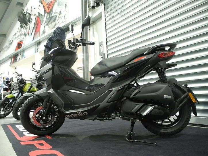 Angebot Aprilia SR GT 125 Bild 4: Angebot Aprilia SR GT 125