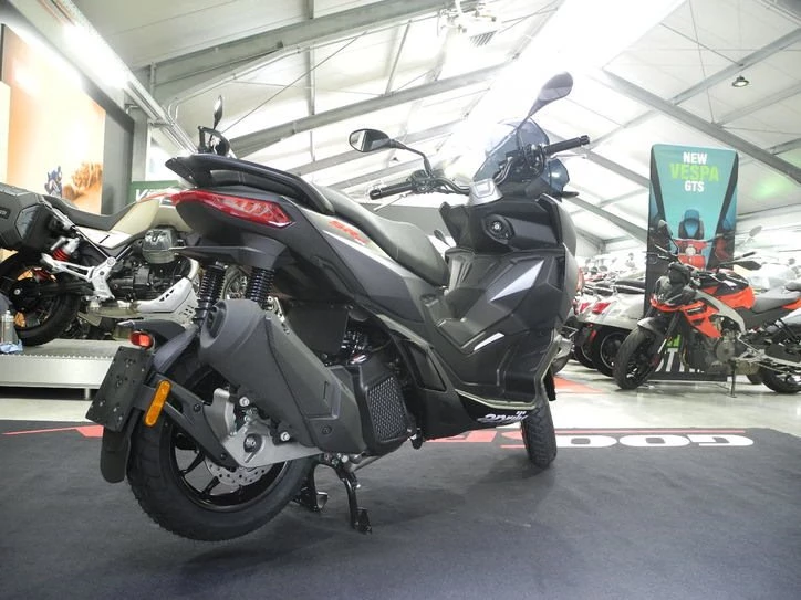 Angebot Aprilia SR GT 125 Bild 9: Angebot Aprilia SR GT 125