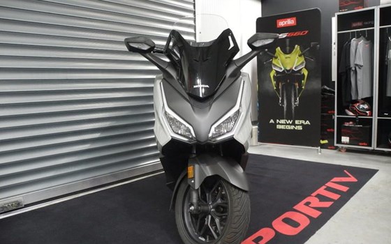 Gebrauchtmotorrad Honda Forza 125 - Bild 3