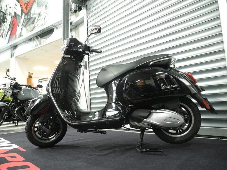 Offer Vespa GTS 300 Super Bild 2: Offer Vespa GTS 300 Super